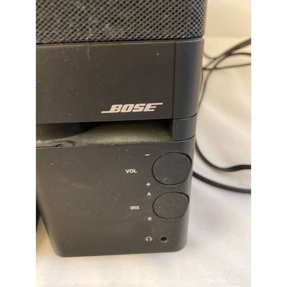 Bose computer speakers ser# 031095p31341687BD - Picture 6 of 8